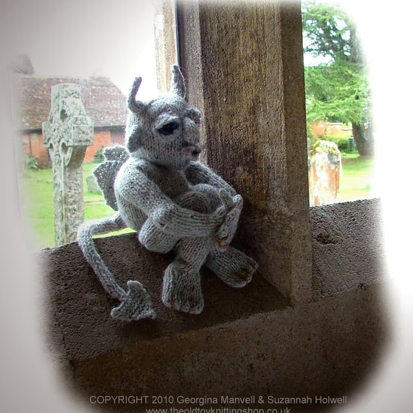 SIMON the BALEFUL toy gargoyle knitting pattern by G Manvell PDF by email 