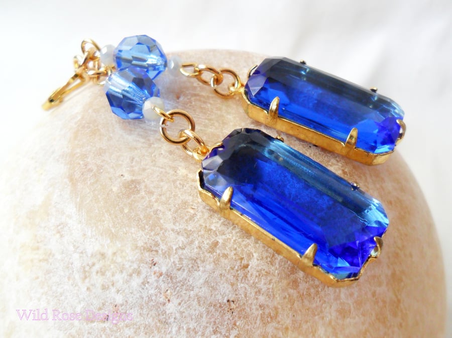 Sapphire blue drop earrings with vintage element 