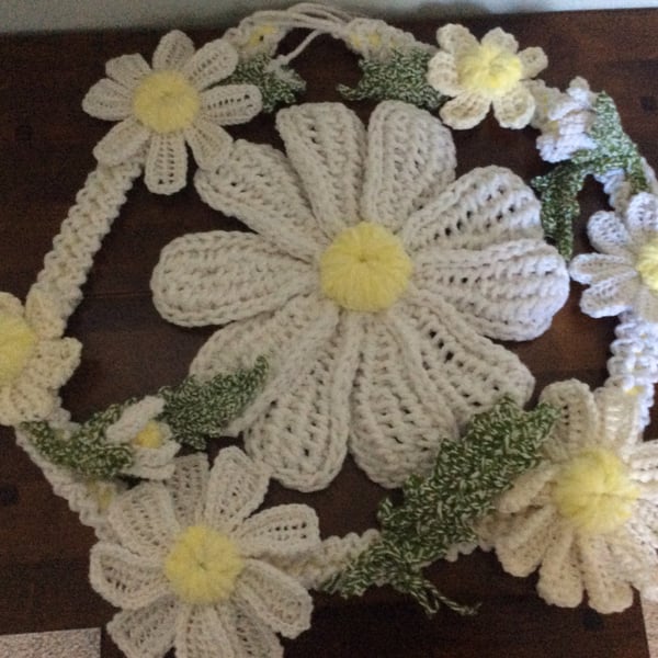 Crochet Set of big Daisy and Daisy garland bunting.