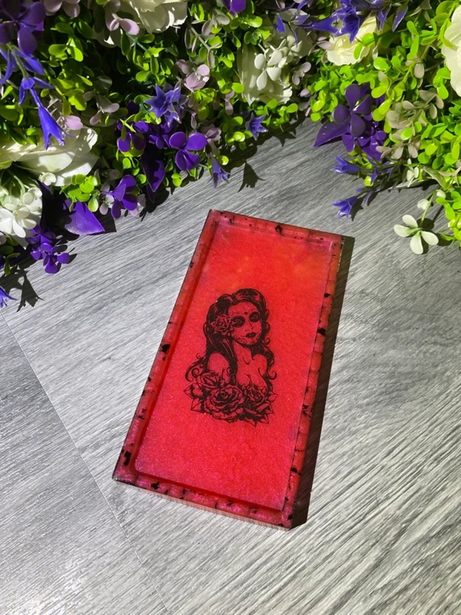 medium rectangular tray