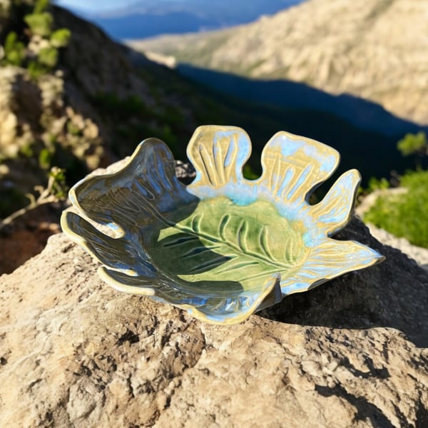 Handcrafted Decorative Piece – Dual Glaze Finish