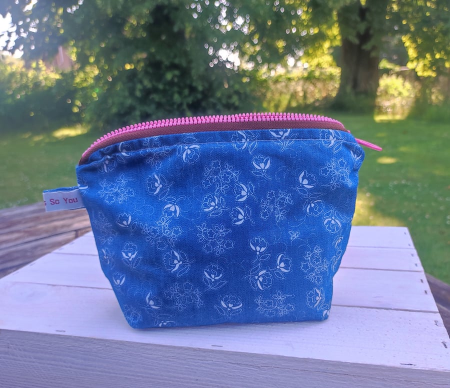 Make up bag small and beautiful  UK delivery free