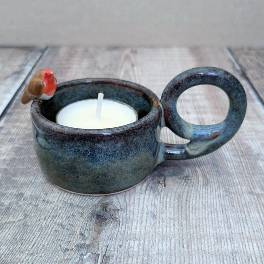 Ceramic tealight holder with mini robin