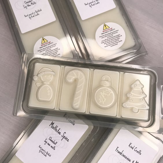 Christmas. Winter soy wax melts in six different fragrance oils. Xmas snap bars.