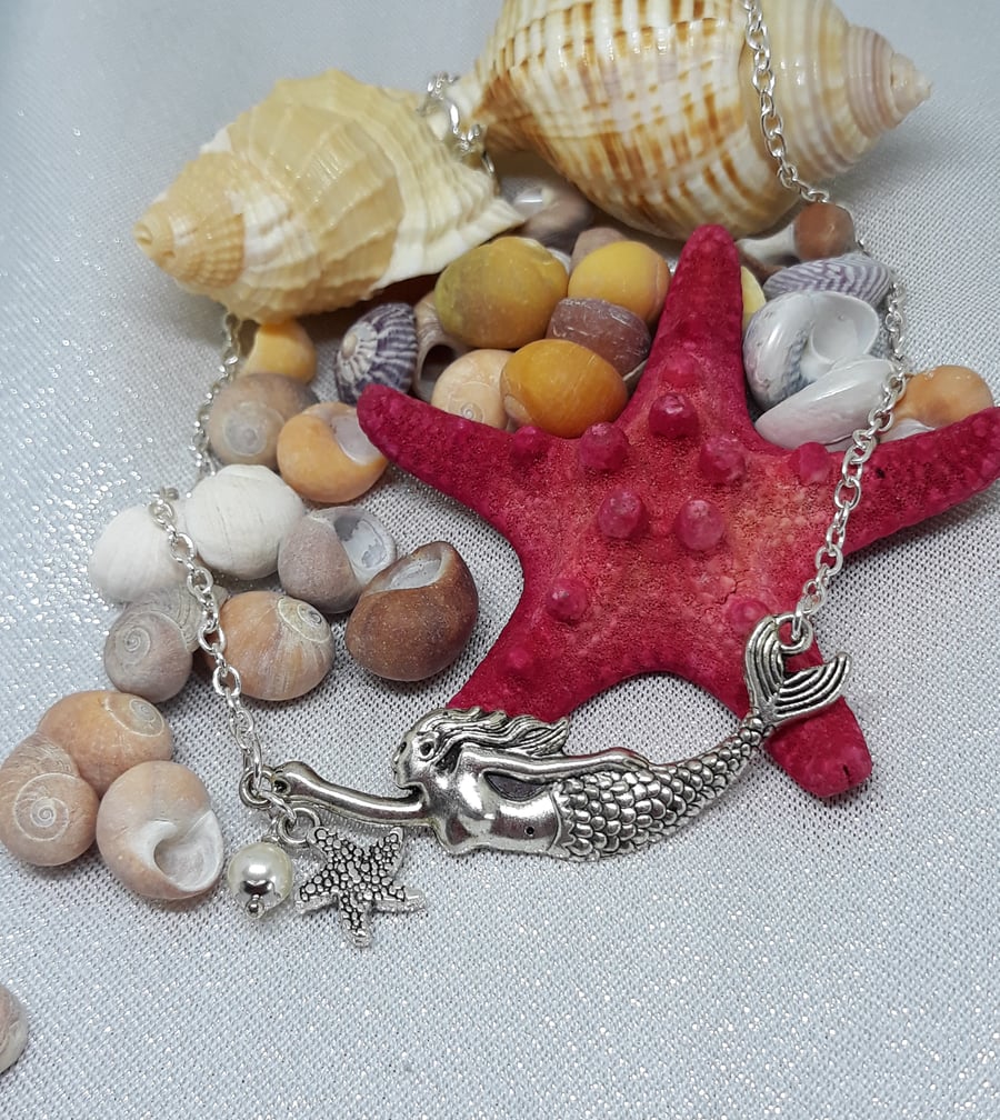 NL291 Swimming mermaid necklace with starfish and Swarovski pearl