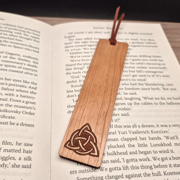 Celtic Trinity Knot Triquetra Design Wooden Bookmark – Cherry Faced MDF