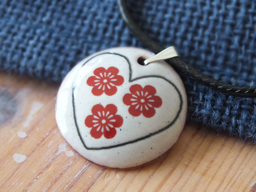 Folky Heart and flowers enamelled pendant