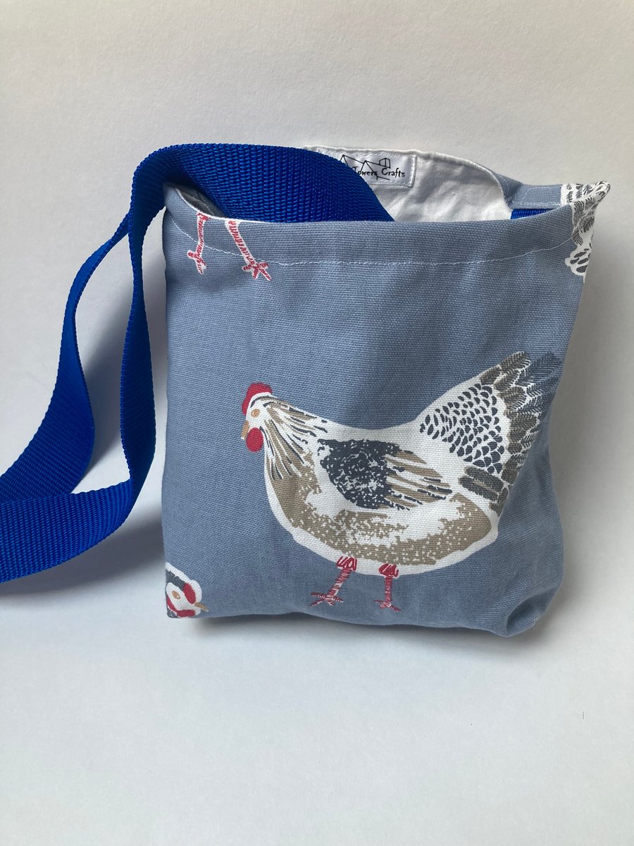 Peg bag with shoulder strap. Chicken print 