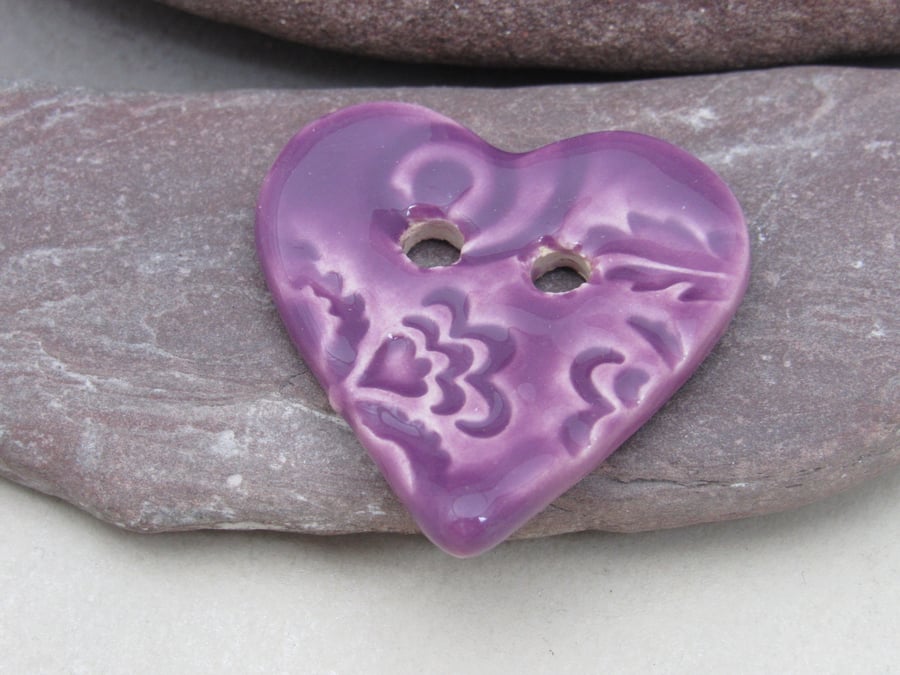 Medium Lilac Purple Brocade Texture Heart Shaped Ceramic Button