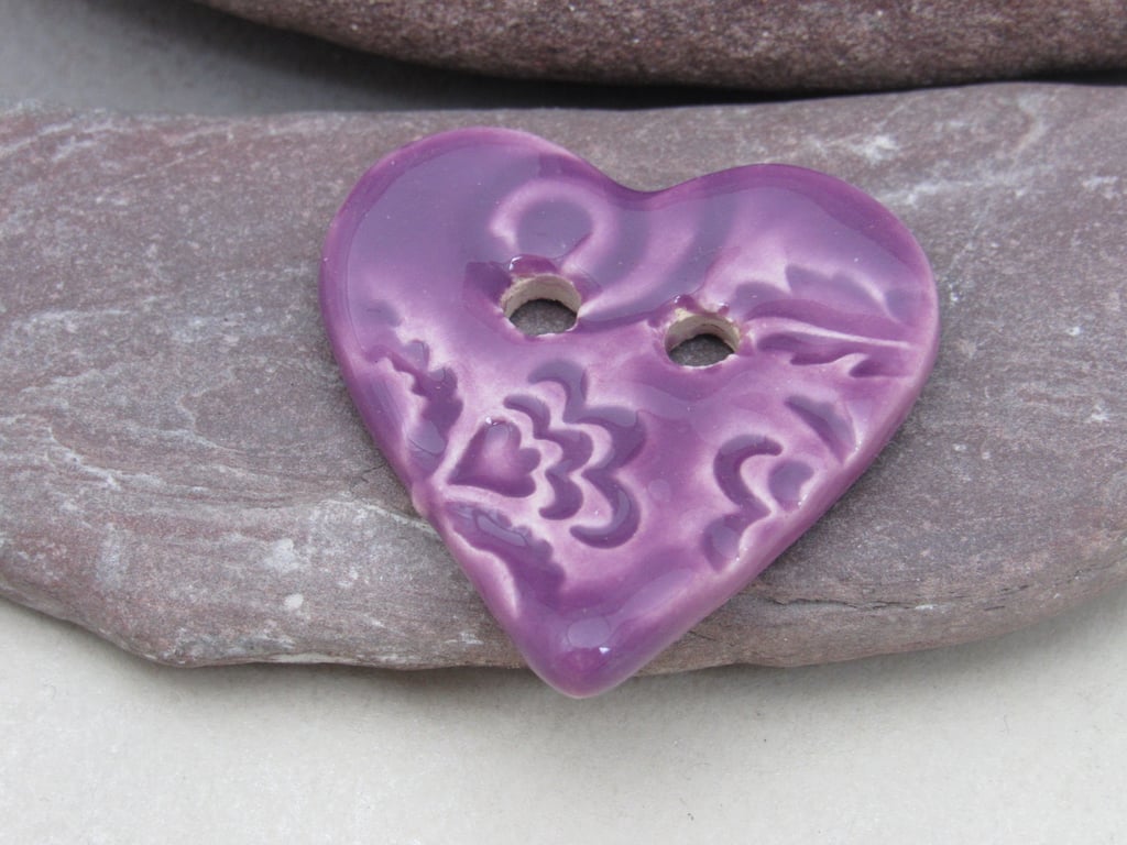 Medium Lilac Purple Brocade Texture Heart Shaped Ceramic Button