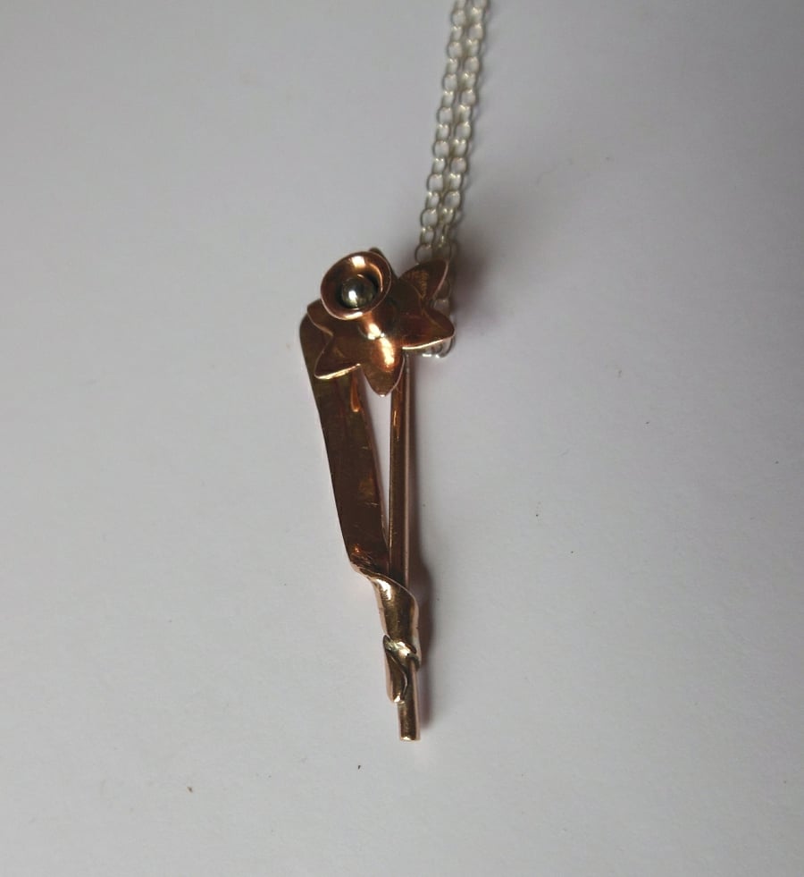 Dainty daffodil pendant
