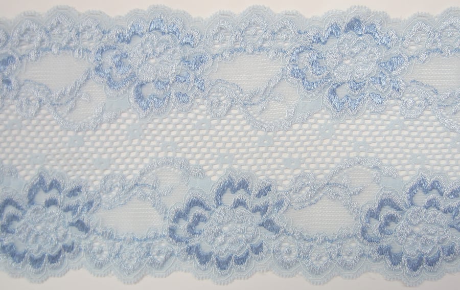 2 metres blue stretch lace