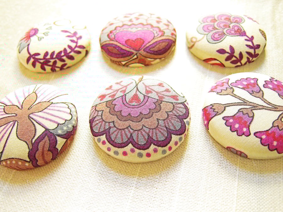 Liberty London Fridge Magnets Set of 6 in Tin.