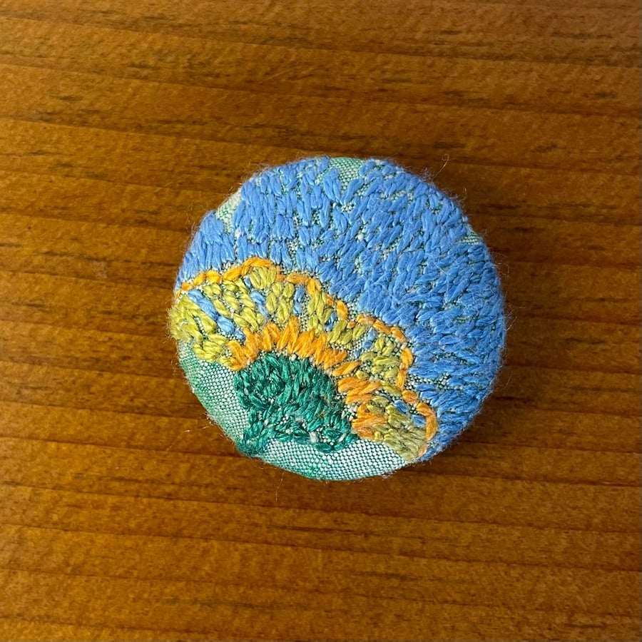 Hand embroidered button 