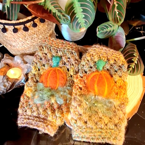 Crochet Handwarmers with felted Pumpkin 