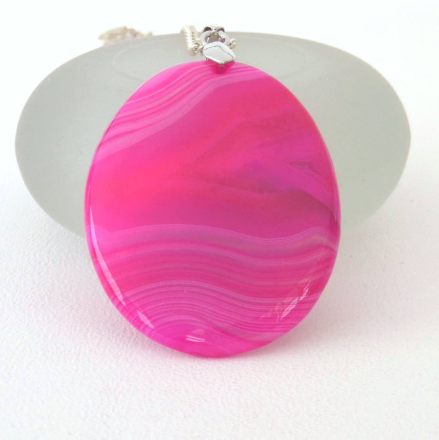 Pink banded agate pendant necklace