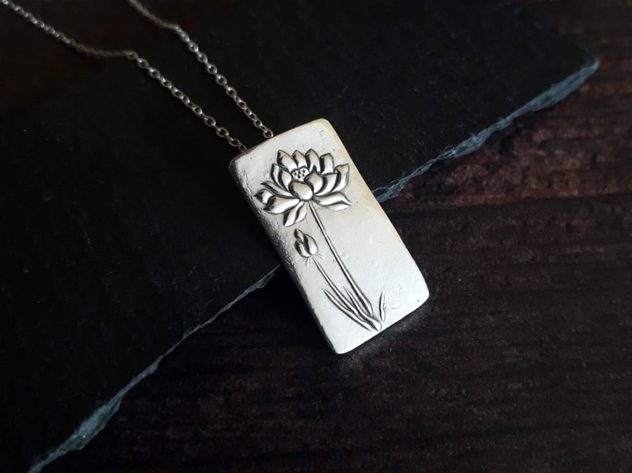 Beautiful Flowers Rectangular Necklace