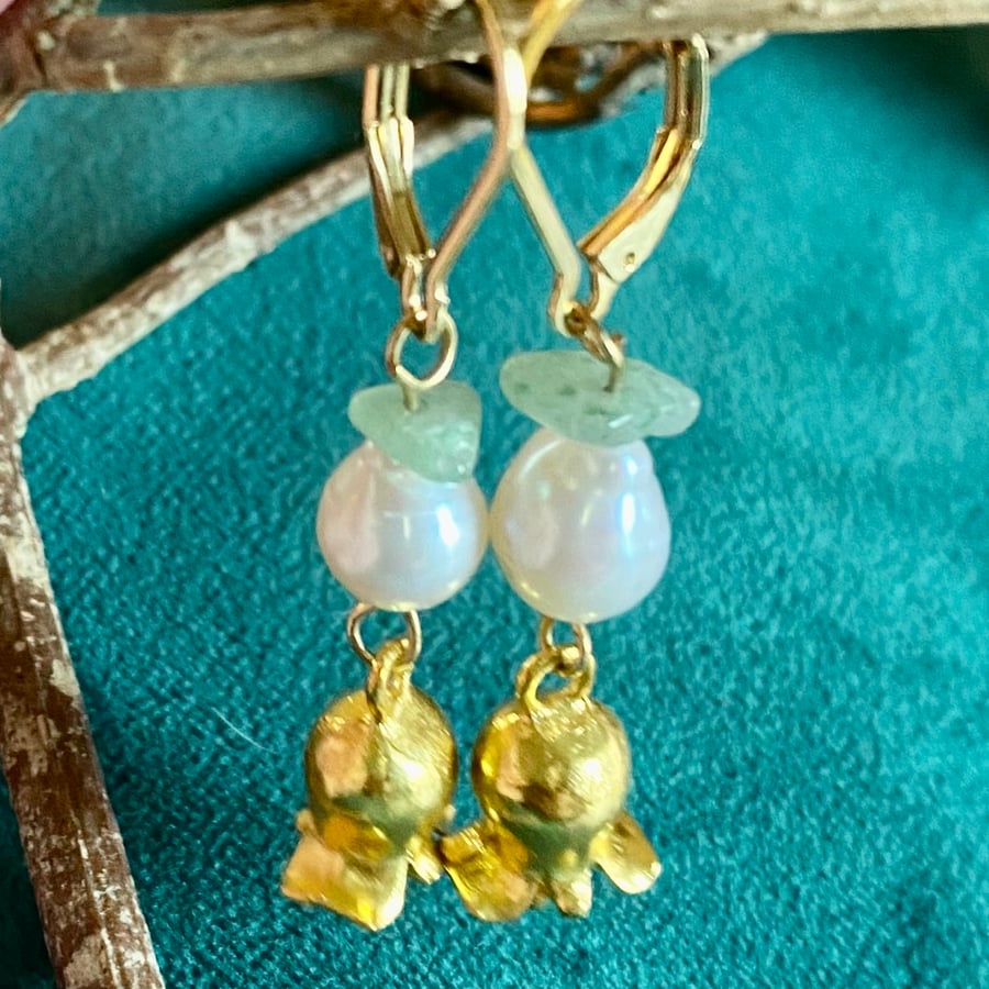 Woodland Gold flower, Baroque pearl and aventurine earrings - WGEF01