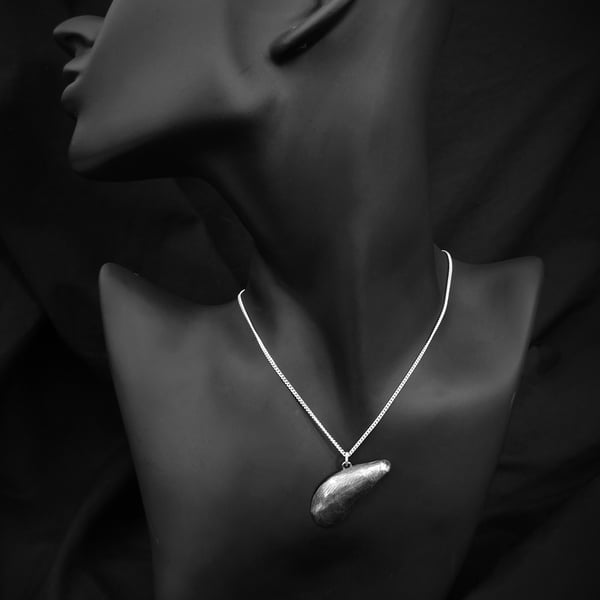 Sterling silver blue mussel shell pendant