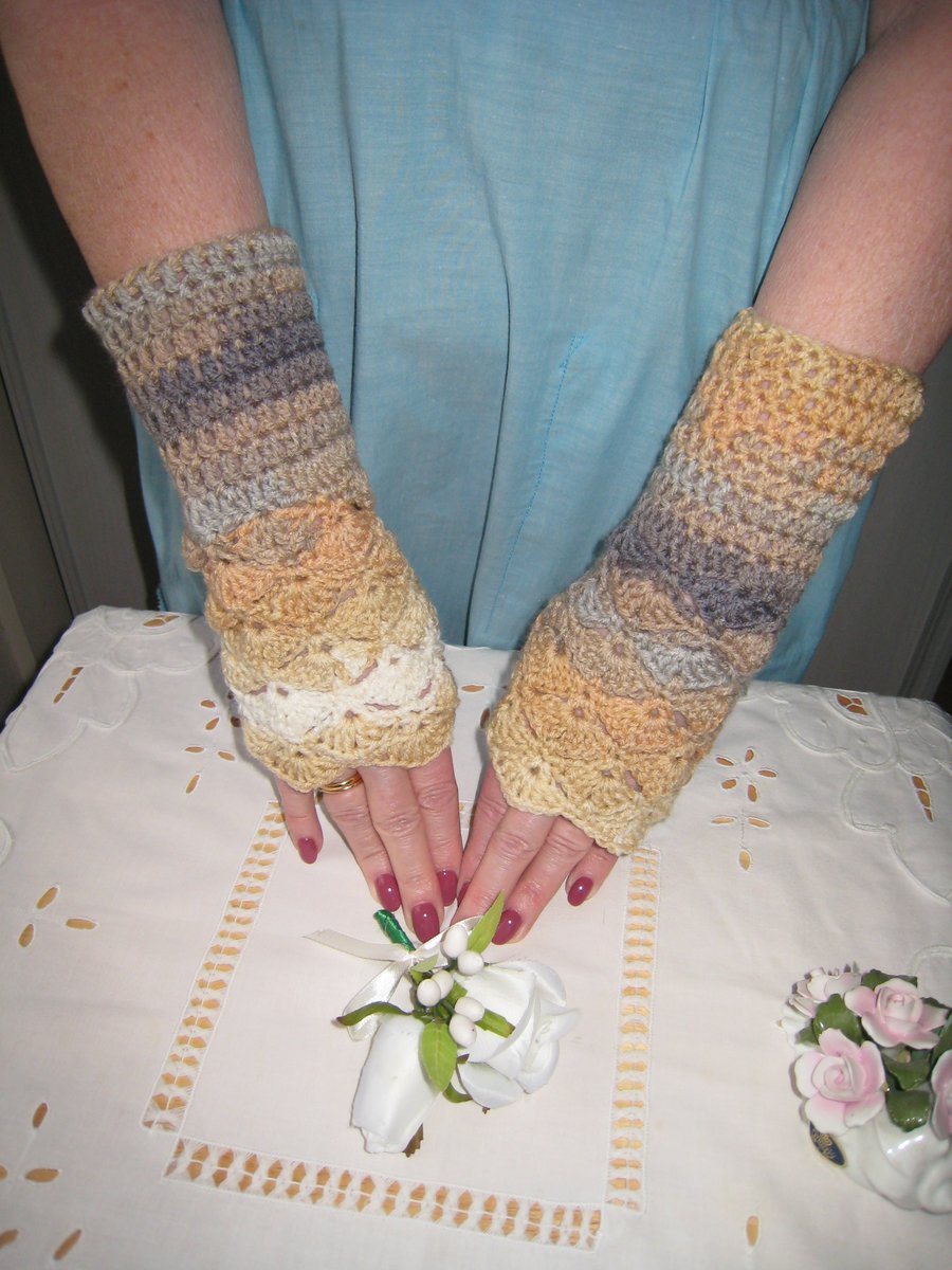 Fantail Fingerless Gloves FS03