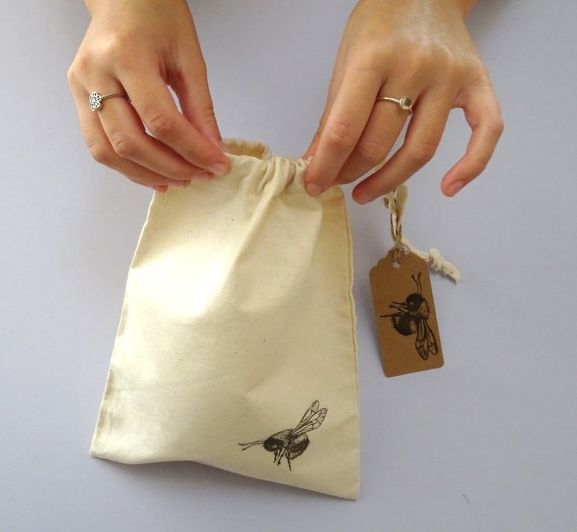 Bee natural cotton drawstring bag - perfectly imperfect Gift Party Produce bag