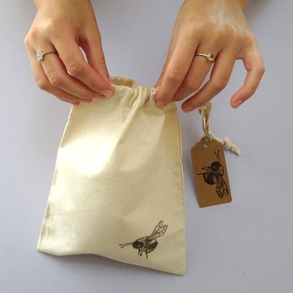 Bee natural cotton drawstring bag - perfectly imperfect Gift Party Produce bag