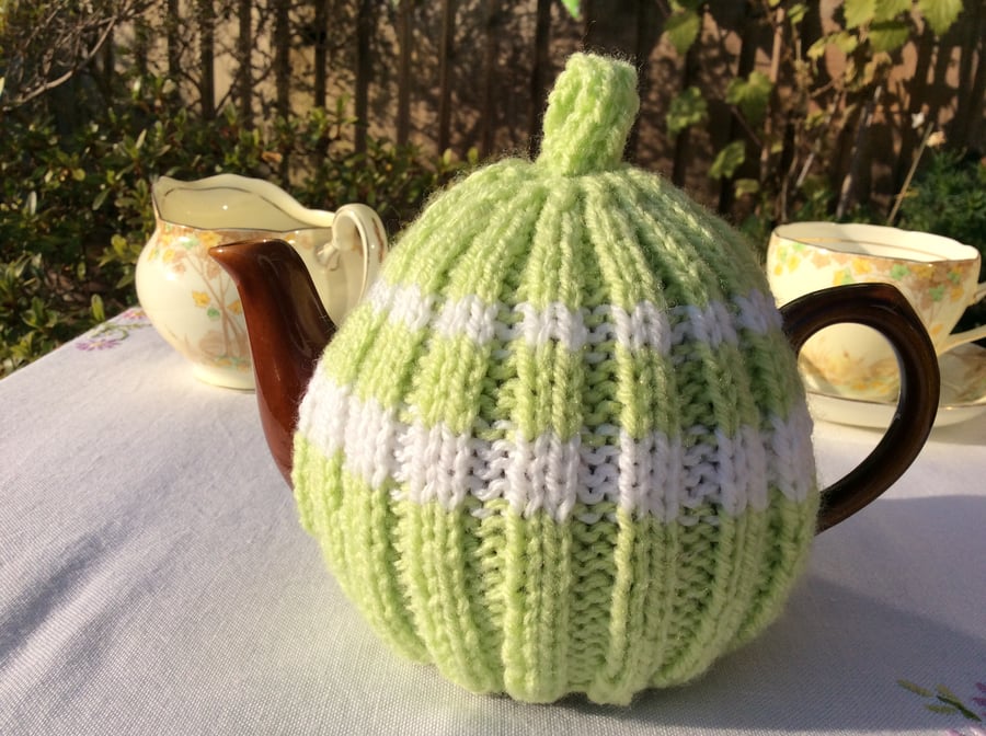 Small Tea Cosy - lime and white fits a 1-2 cup or 0.5 pint pot