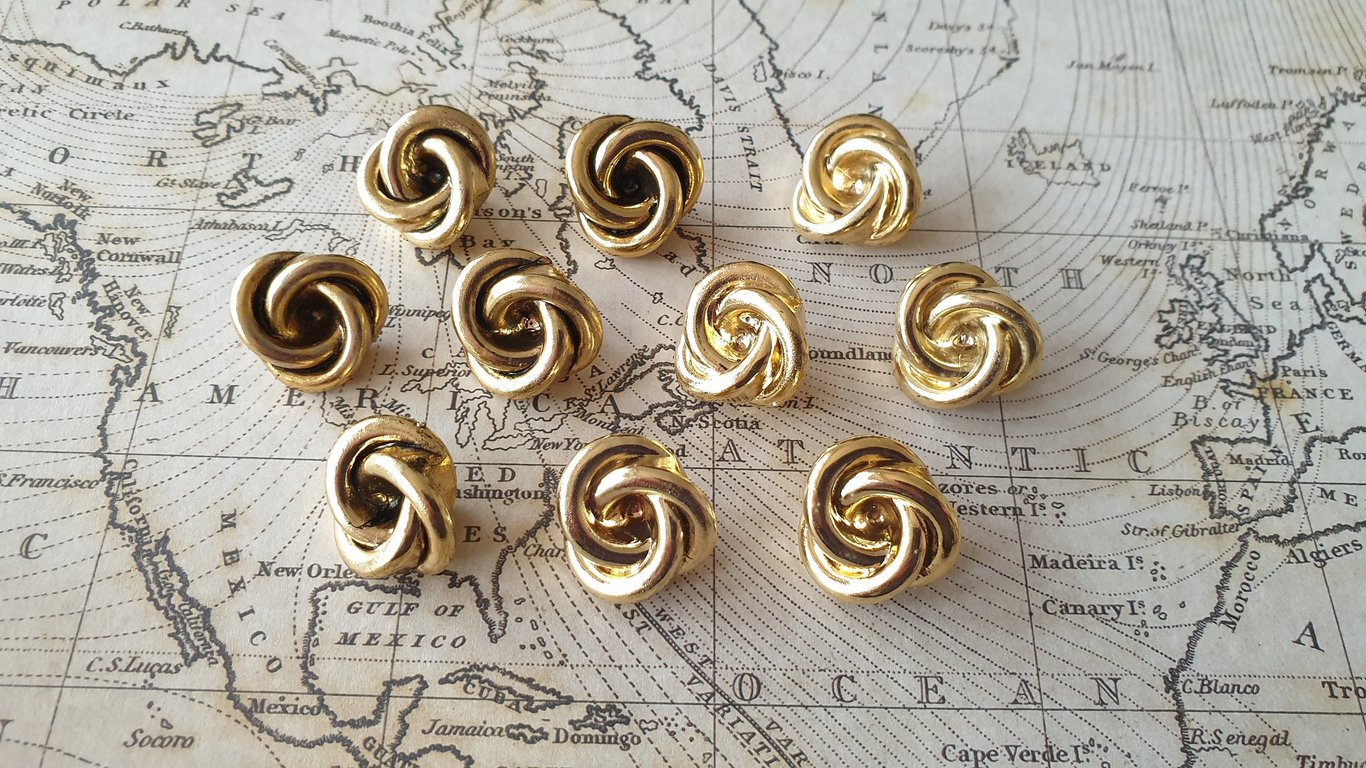 3 4" (30L) 19mm Knot Button in Antique Gold colours (lightweight) x 9