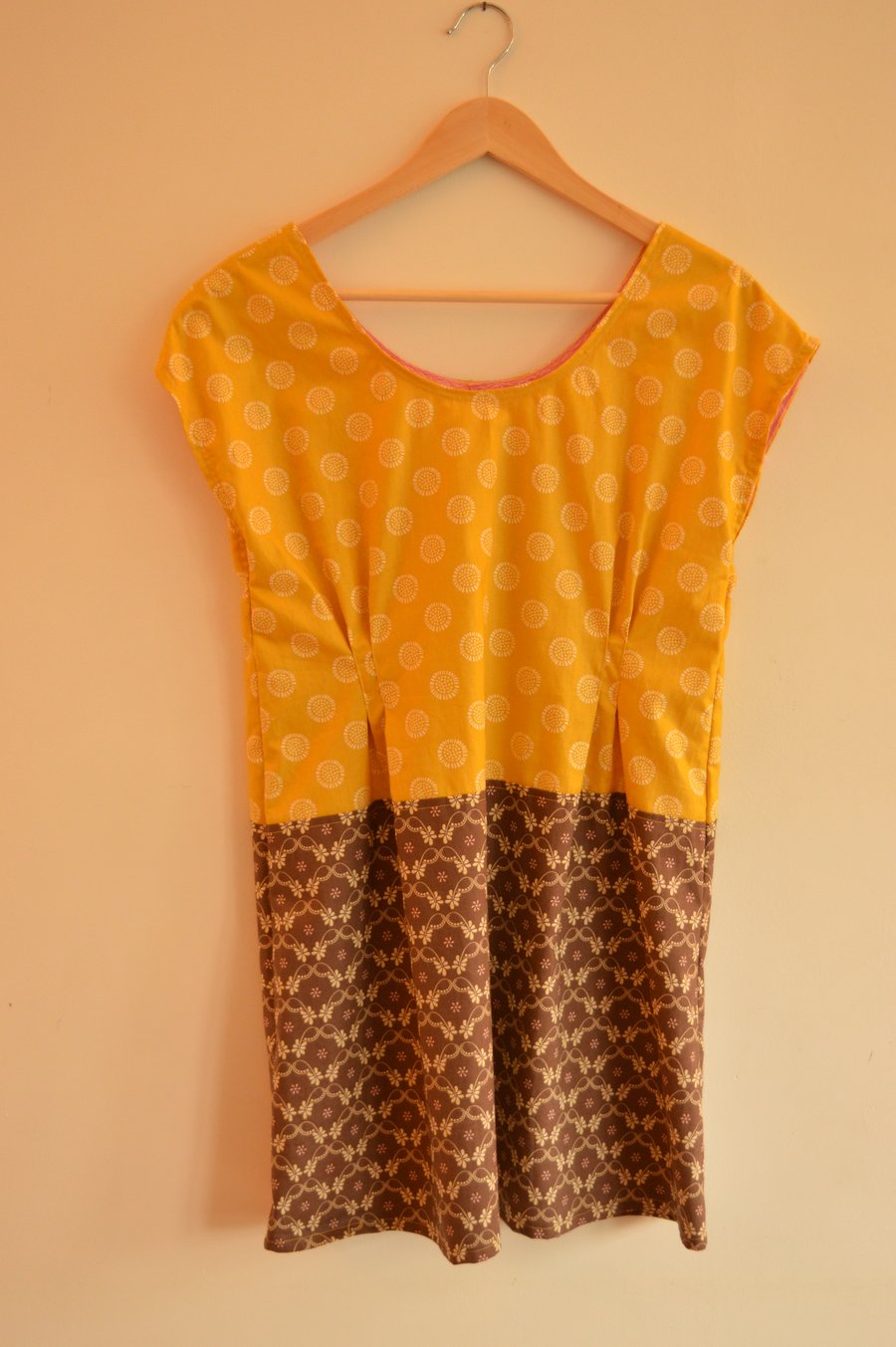 SALE  Tunic top in contrasting colours size 12