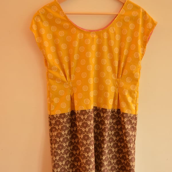 SALE  Tunic top in contrasting colours size 12