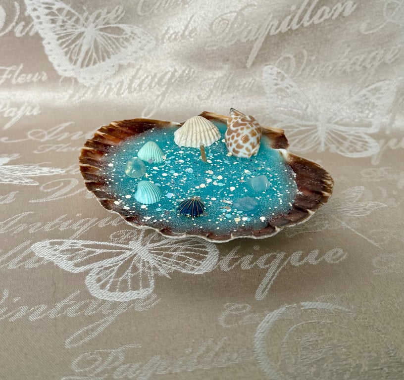 Ocean Treasure Candle in a Real Seashell
