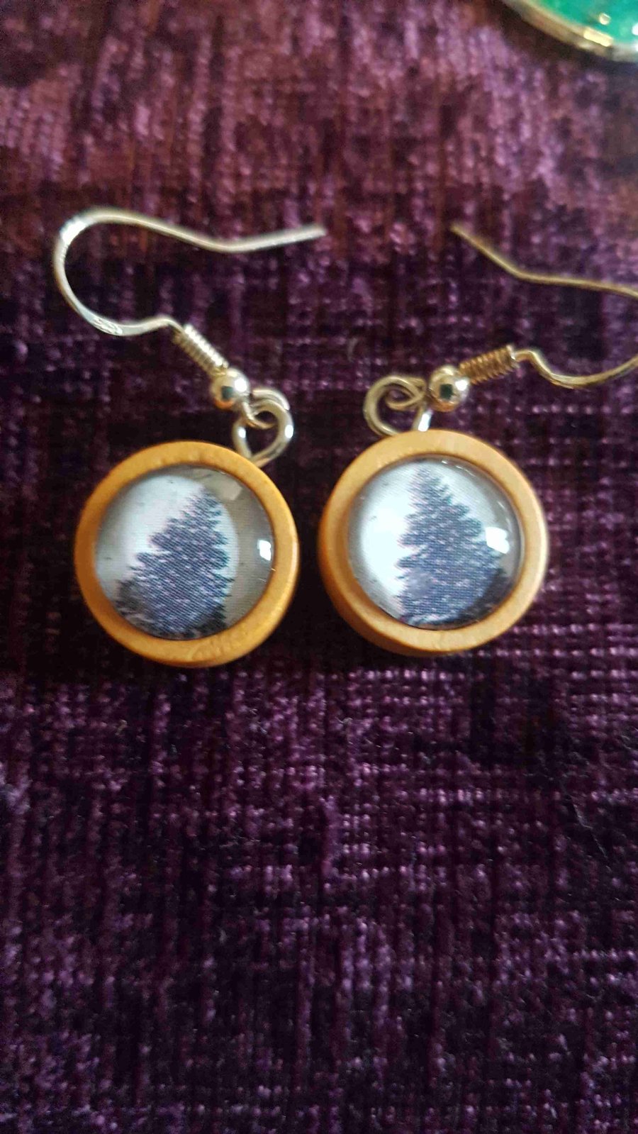  Tiny Xmas tree design earrings