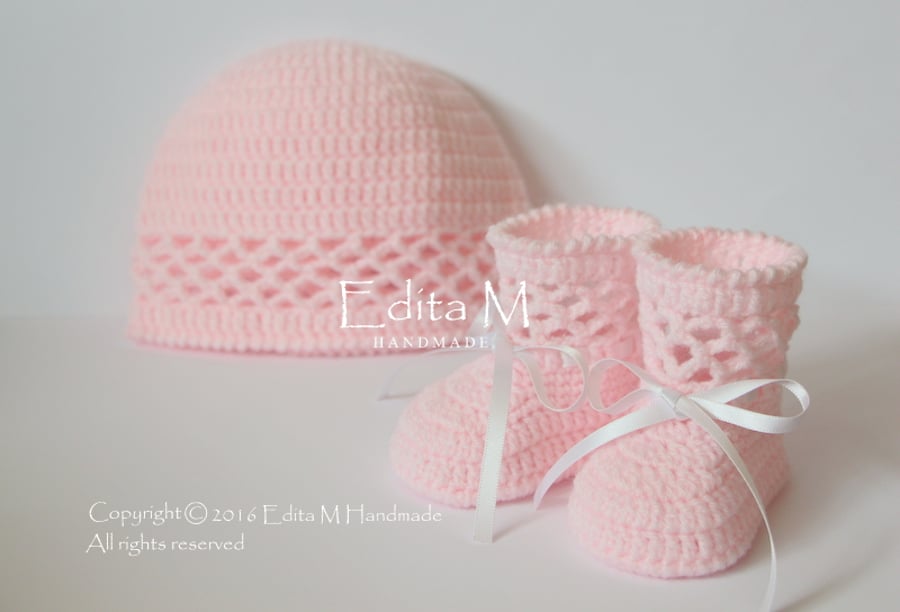 Baby girl set, booties, hat, pink, free shipping, gift for baby