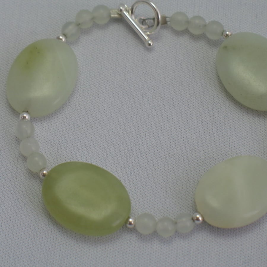 Jade bracelet (48)