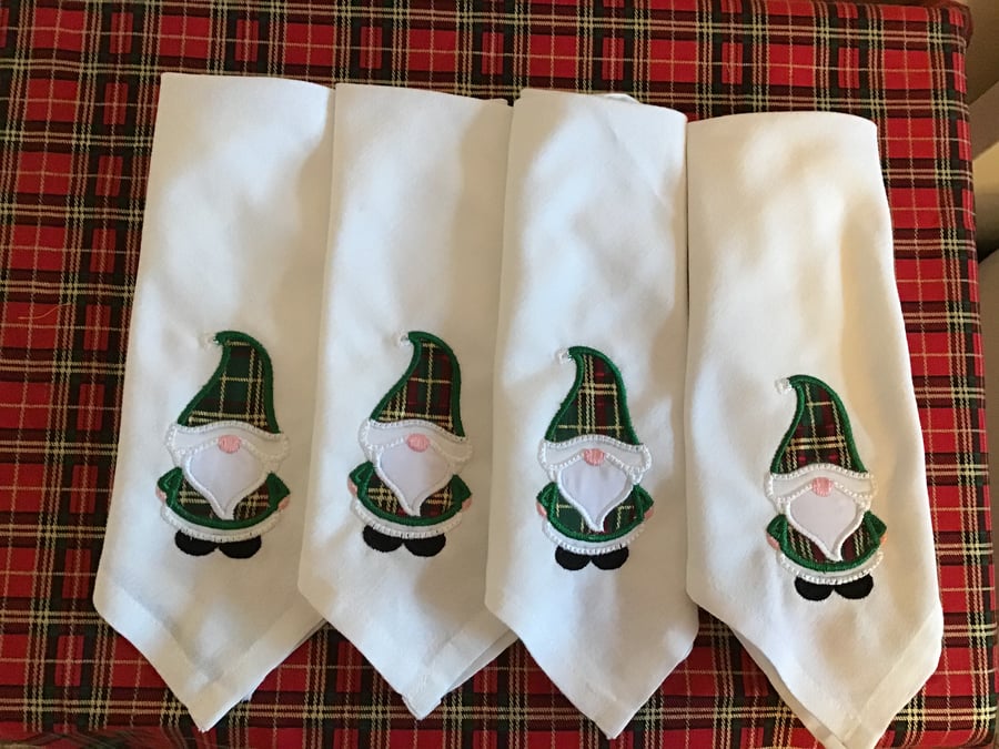 Christmas gnome appliquéd Napkins, set of four, white. 