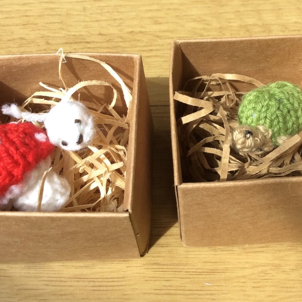 Miniature Knitted Mouse and Turtle