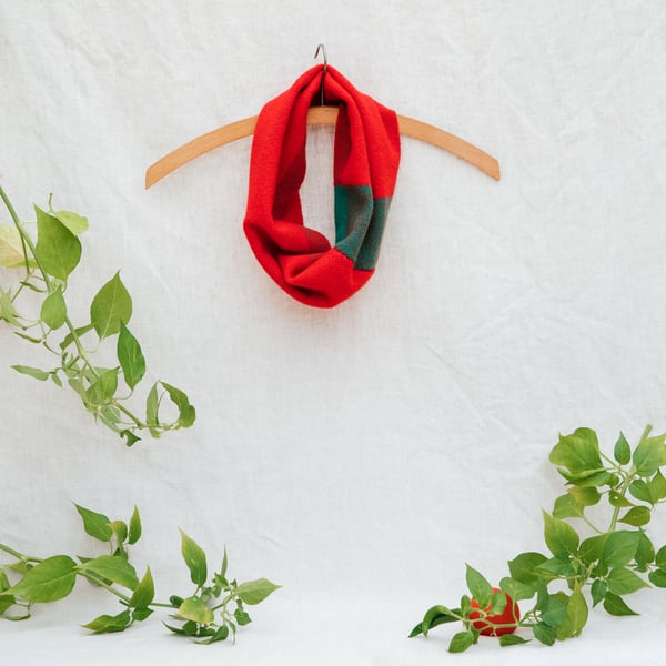 Hand Woven Lambswool Collar - Tomato