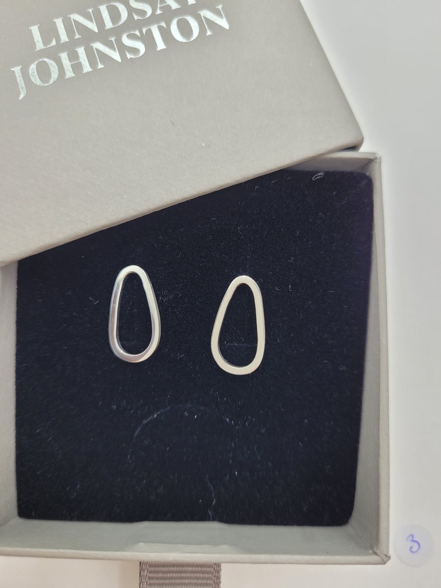 Medium sized Free-form studs