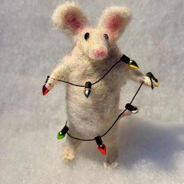 Felted mouse - light brown with string of lights (1)