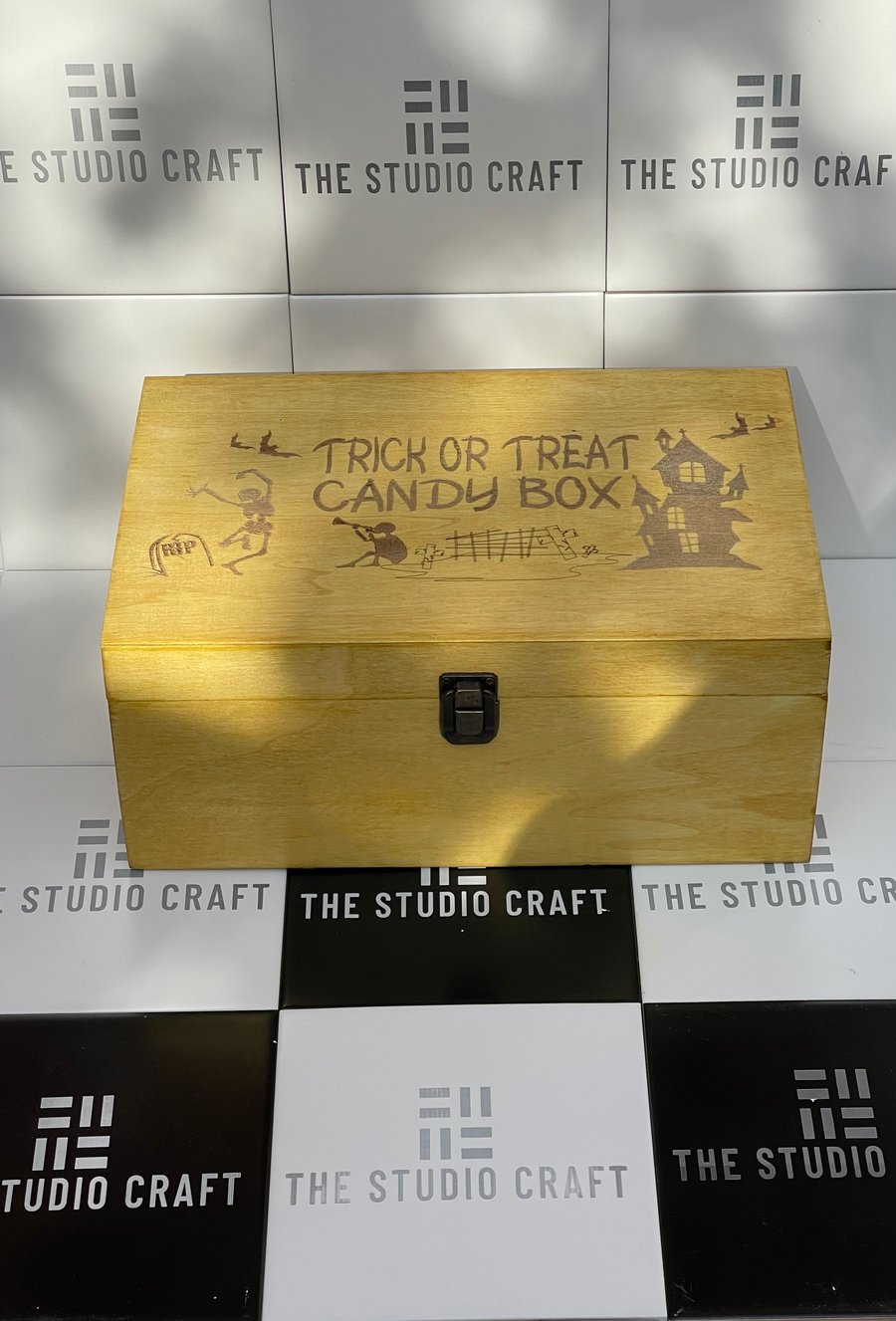 HALLOWEEN TRICK OR TREAT CANDY BOX
