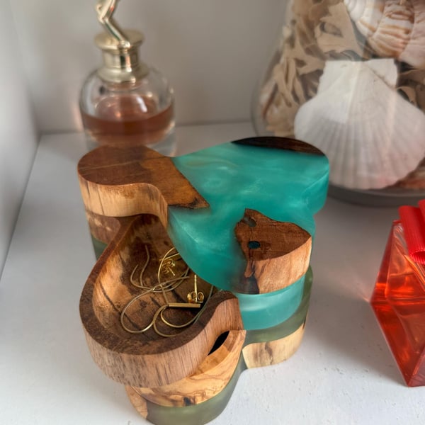 Handmade Wooden & Resin Jewellery Box – Turquoise Ocean Teal Keepsake Storage
