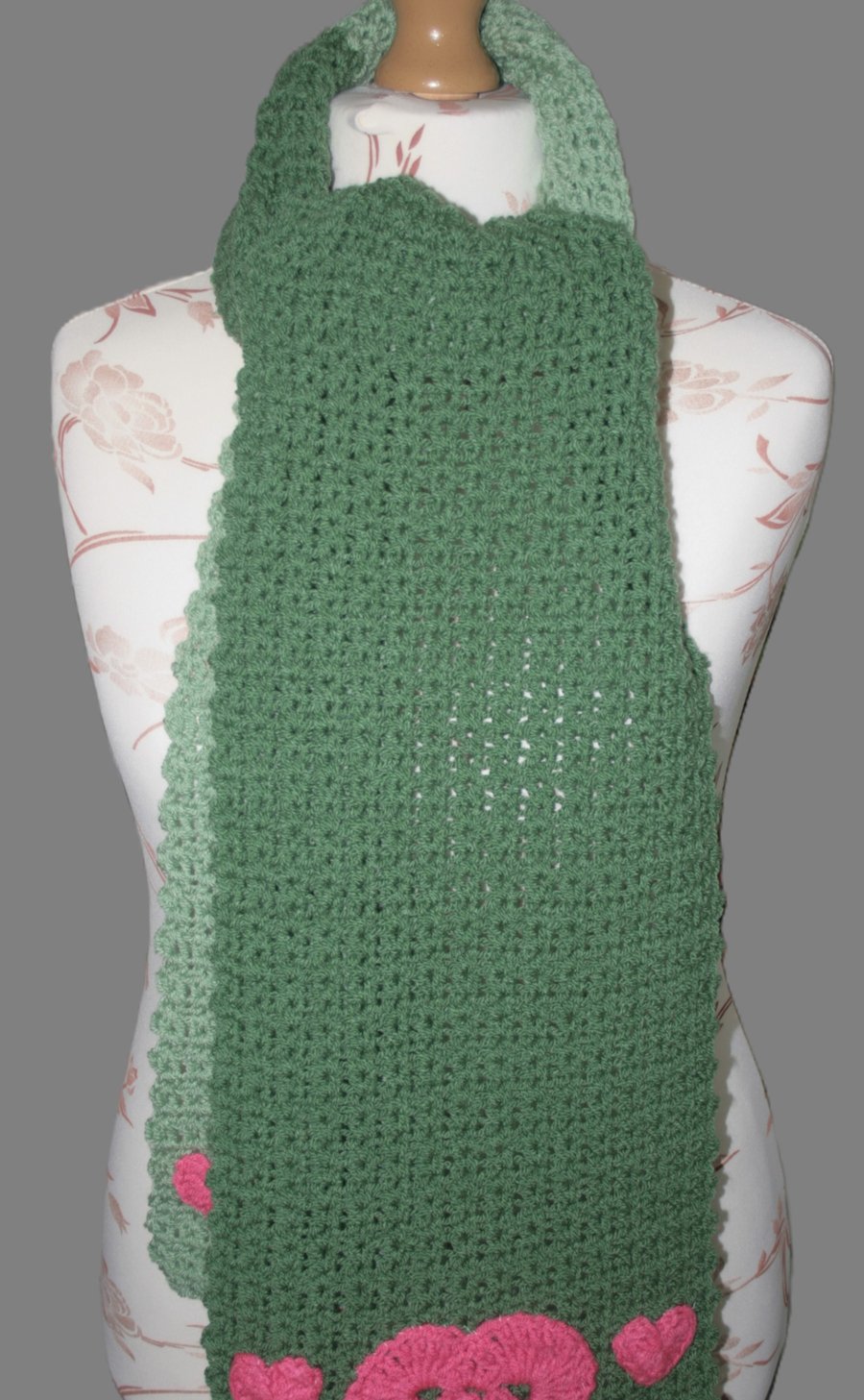 Pretty Crochet Heart Scarf 