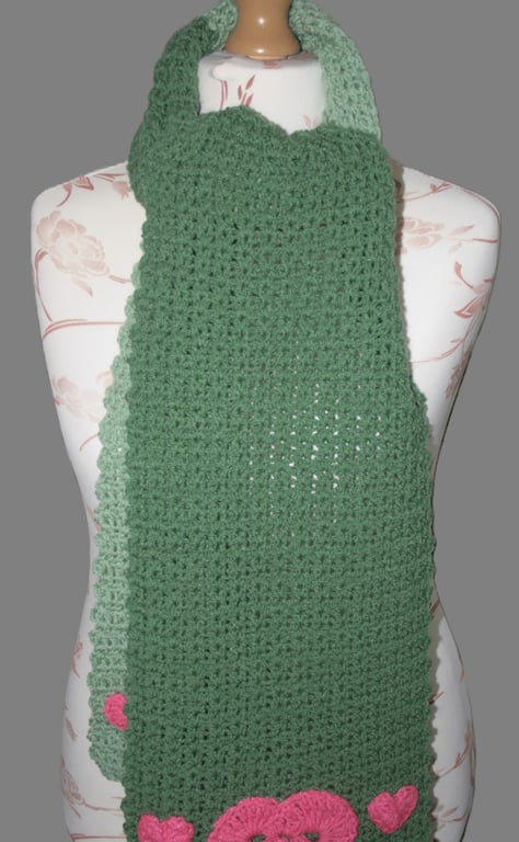 Pretty Crochet Heart Scarf 