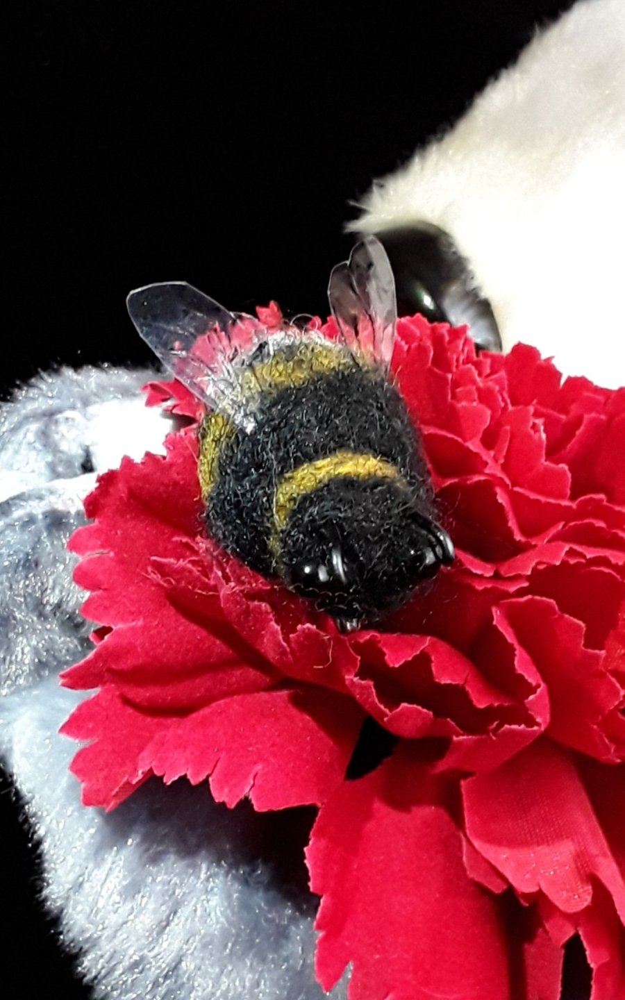 Bee Brooch 