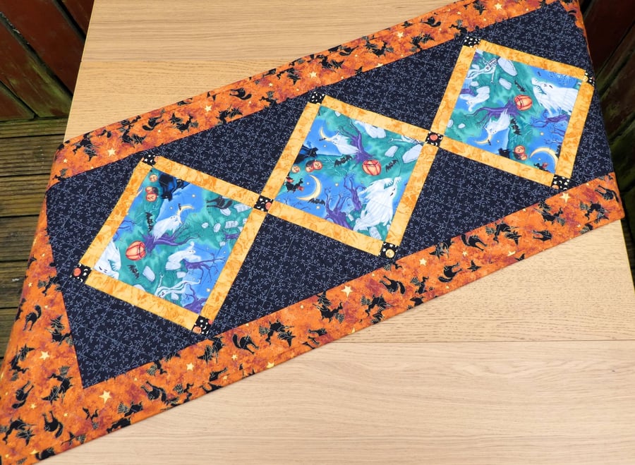 Halloween table runner and placemats set quilted cotton spooky decor
