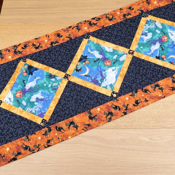 Halloween table runner and placemats set quilted cotton spooky decor