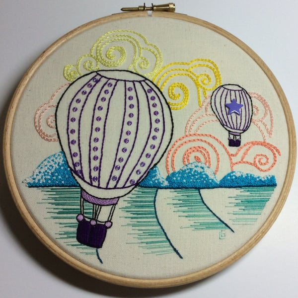 Embroidery kit - Hot air balloon -  Stitch sampler