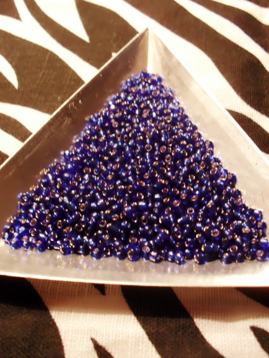 10g Foil-Lined Glass Seed Beads - 2mm - Blue 