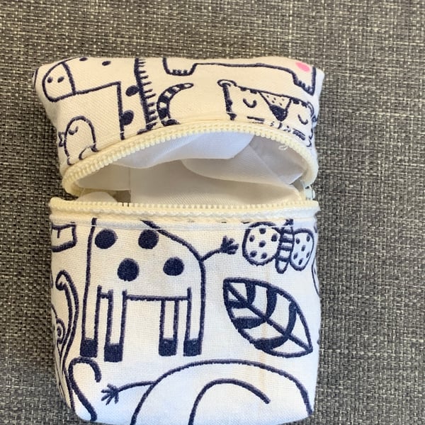 Tiny Pouch
