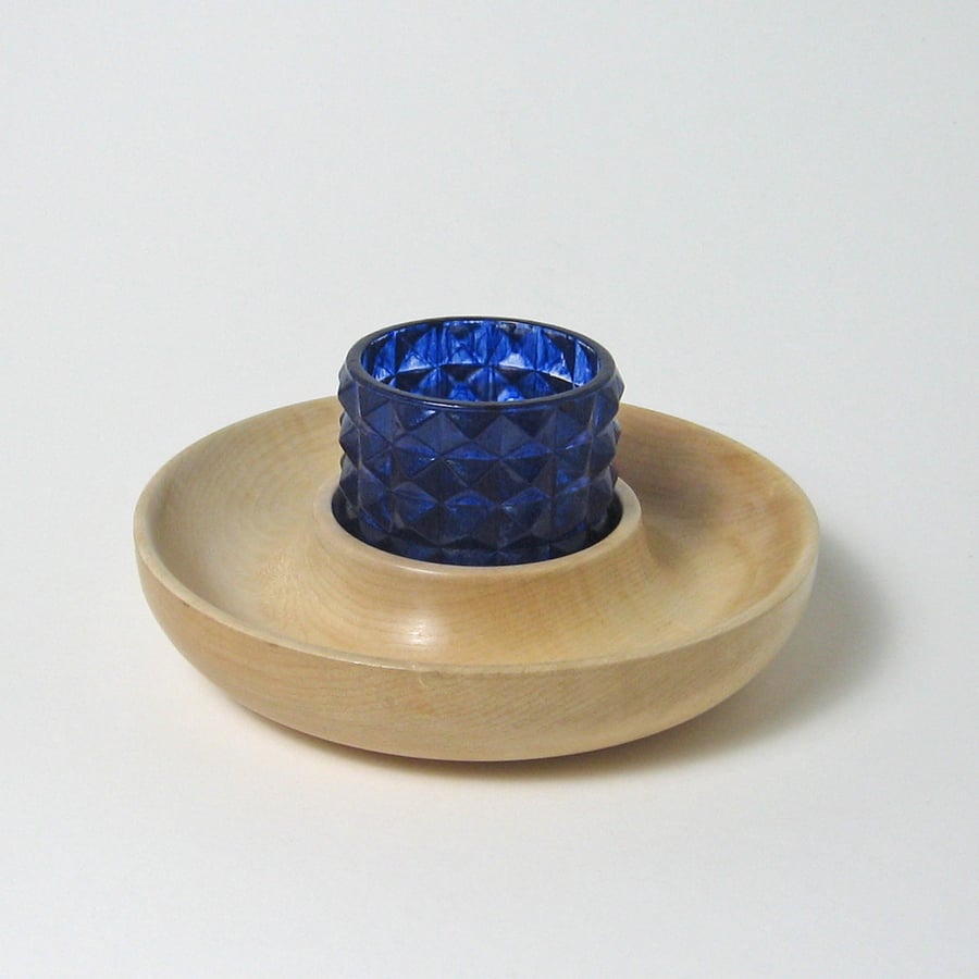 A snack and dip dish